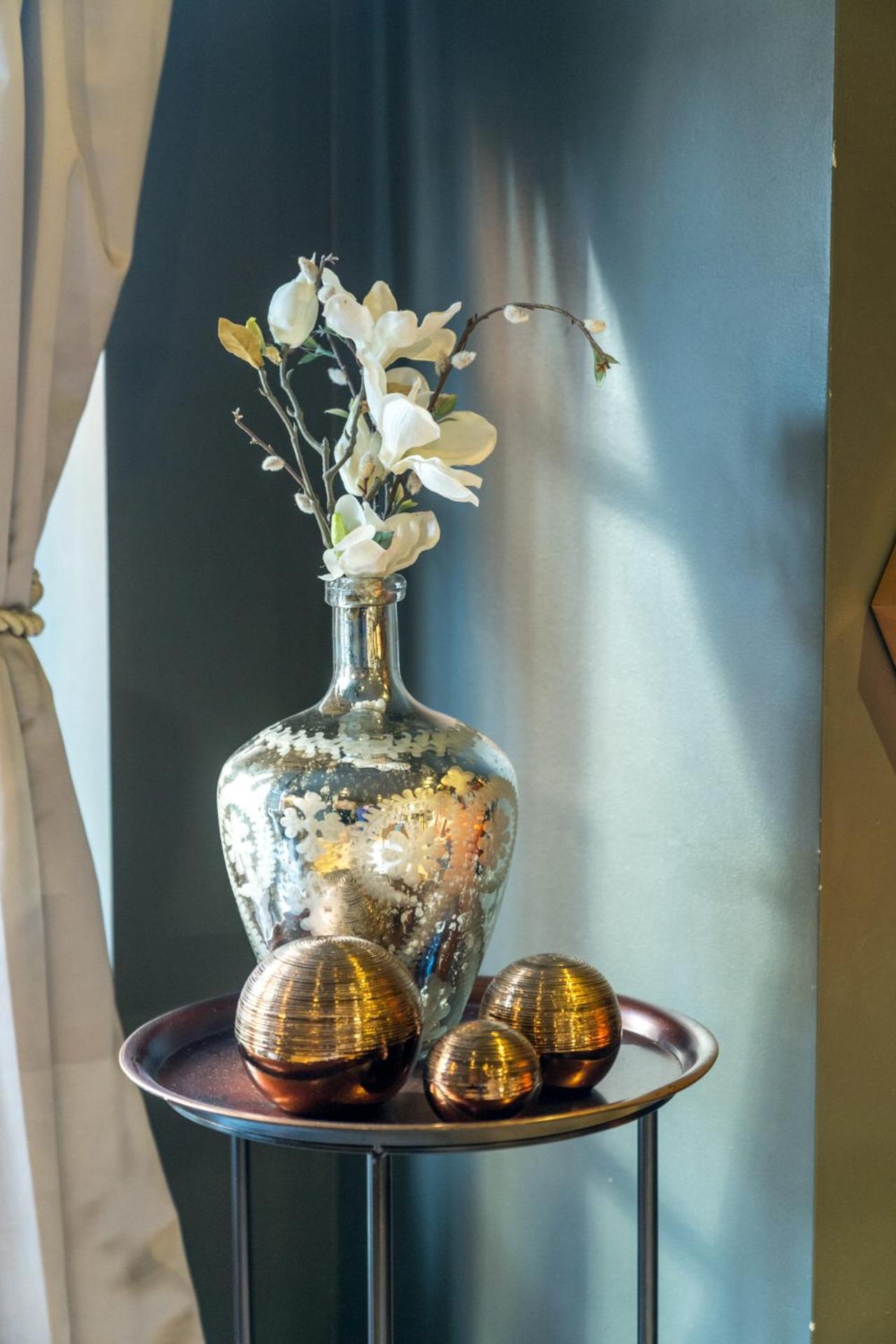 Gorgeous Design 2 Bed Flat Barons Court Sleeps Six Appartamento Londra